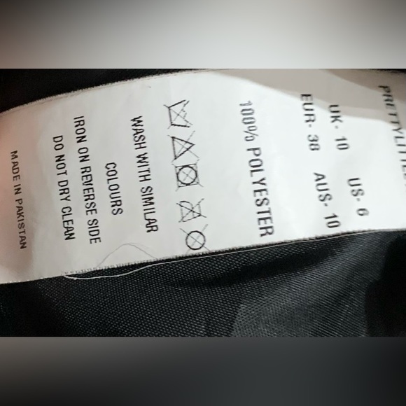 Black Peach Skin Cropped Bubble Puffer Jacket by Pretty Little Thing. Size 6 - Picture 8 of 11